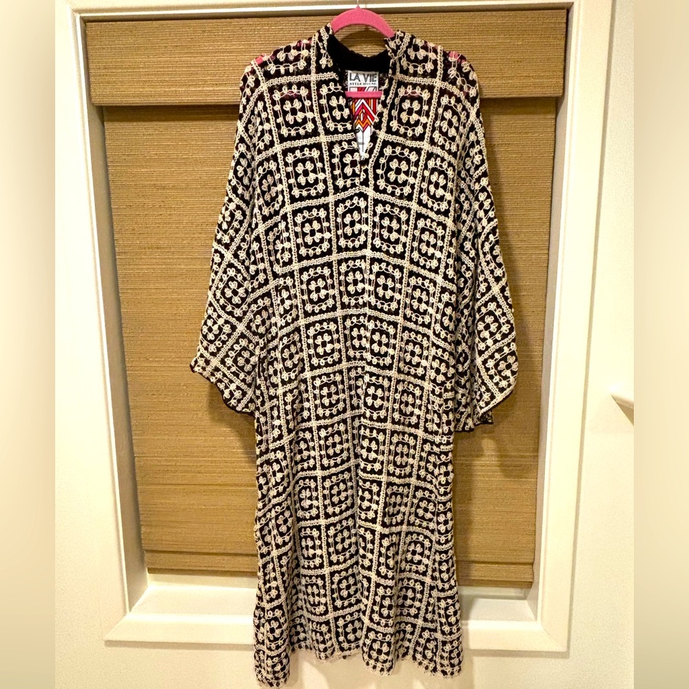 La Vie Style House Black and Cream Crochet dress